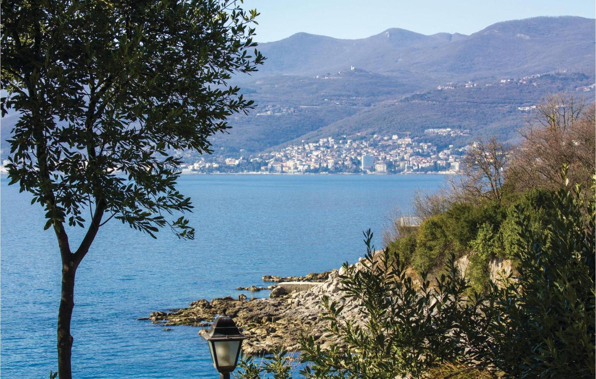 Lovely Apartment In Rijeka With House Sea View Екстериор снимка
